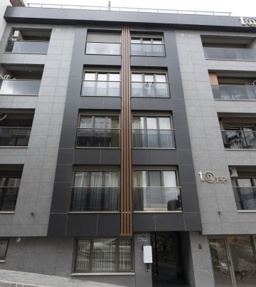 Mass Image Compressor Compressed this image. https://sourceforge.net/projects/icompress/ with Quality:80